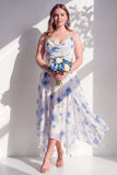 Vestido de dama de honor verde floral em linha A com gola em capuz