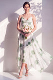 Vestido de dama de honor verde floral em linha A com gola em capuz