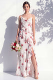 Vestido de dama de honor azul floral com folhos e decote capuz