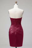 Vestido Mini de Homecoming Bodycon Cetim Borgonha Borgonha Sweetheart com Lantejoulas