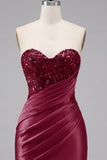 Vestido Mini de Homecoming Bodycon Cetim Borgonha Borgonha Sweetheart com Lantejoulas