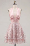 Vestido de Homecoming de Homecoming em cetim de cetim A-Line com decote halter e lantejoulas franzidas