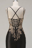 Vestido de Homecoming com lantejoulas pretas de cetim bodycon franzidas