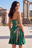 Vestido de Homecoming com lantejoulas amarrotadas em cetim verde-escuro Bodycon Bodycon