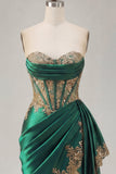 Vestido de Homecoming com Espartilho transparente em cetim verde escuro com lantejoulas