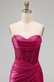 Vestido de Homecoming em Espartilho Espartilho Transparente com Espartilhos de Cetim Borgonha e Franzida