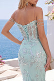Vestido de Homecoming com Bodycon Bodycon com Espartilho Floral de Menta e Abertura