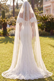 Vestido de Noiva Boémio com Cauda Floral de Sereia Branca com Véus