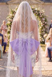 Vestido de Noiva Curto Apertado e Sem Alças Branco em Renda Floral Roxo com Véus