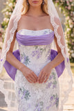 Vestido de Noiva Curto Apertado e Sem Alças Branco em Renda Floral Roxo com Véus