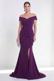 Vestido formal roxo, sereia roxa franzida com ombros descobertos e fenda