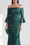 Vestido longo de mãe da noiva com missangas de sereia verde-escuro no ombro