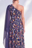 Vestido azul A-Line de um ombro floral longo de mãe da noiva com capa lateral