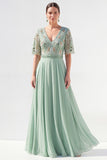 Vestido de Mãe da Noiva Verde Verde em V, Flor de Chiffon em V, com bordas de missangas