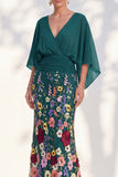 Vestido Mãe da Noiva Floral Champanhe Sereia com decote em V e mangas cape