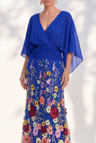 Vestido Mãe da Noiva Floral Champanhe Sereia com decote em V e mangas cape