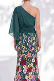 Vestido Longo de Mãe da Noiva Floral Lilas, de um ombro e mangas cape