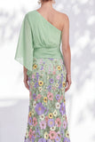 Vestido Longo de Mãe da Noiva Floral Lilas, de um ombro e mangas cape