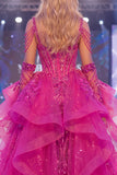 Vestido longo de concurso de sereia com espartilho transparente e fúcsia brilhante