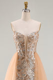 Vestido longo de concurso com espartilho transparente e sereia de champanhe brilhante