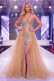 Vestido longo de concurso com espartilho transparente e sereia de champanhe brilhante