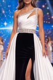 Vestido de concurso preto, branco e sereia preta, um ombro franzido, com contas e faixa