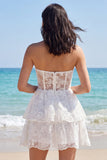 Vestido Branco Pequeno em Níveis Floral Sweetheart Floral