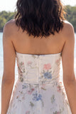 Vestido Branco Pequeno Cortado Floral Sem Alças