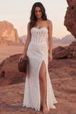 Vestido de Noiva Boémio com Corset Sweep Sweep de Renda e Marfim Sem Alças
