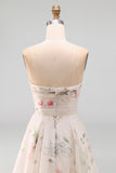 Vestido de Noiva A Line Estampado em Marfim Strapless com cauda de capela
