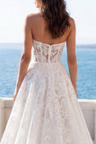 Vestido de Noiva A Line em Renda Floral Strapless
