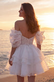 Vestido de noiva curto e brilhante em marfim marfim com folhos