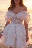 Vestido de noiva curto e brilhante em marfim marfim com folhos