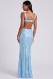 Vestido formal de sereia azul claro com gola quadrada e lantejoulas