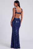 Vestido formal de sereia azul claro com gola quadrada e lantejoulas