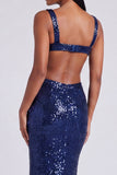 Vestido formal de sereia azul claro com gola quadrada e lantejoulas