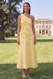 Vestido Amarelo Midi A-Line Floral de Um Ombro