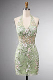 Vestido de Homecoming com espartilho transparente com decote transparente e decote helistrado verde sálvia bordado