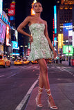 Vestido de Boas-Vindas ao Casa, Bodycon Verde-Sálvia Sem Alças, Bordado e Folhos