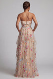 Espartilho de Tule Linha A de Champanhe Ombro Descoberto Vestido Floral Mãe da Noiva