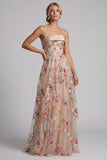 Espartilho de Tule Linha A de Champanhe Ombro Descoberto Vestido Floral Mãe da Noiva