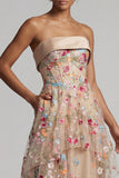 Espartilho de Tule Linha A de Champanhe Ombro Descoberto Vestido Floral Mãe da Noiva