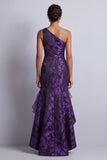 Vestido de Mãe da Noiva com franzir de sereia alta e baixa roxo escuro com folhos