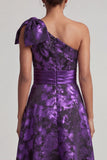 Vestido de Mãe da Noiva de um ombro roxo escuro alto e baixo A Line