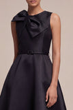 Vestido formal preto Midi de decote redondo com laço