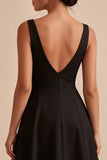 Vestido formal preto de decote em V e franzido A Line Midi