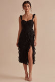 Vestido formal midi preto com folhos e alças grossas