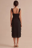 Vestido formal midi preto com folhos e alças grossas