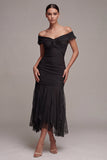 Vestido formal preto, ombro descoberto, longo, sereia franzida com folhos