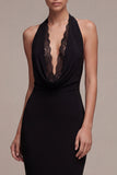 Vestido formal longo de sereia sem costas com capças pretas